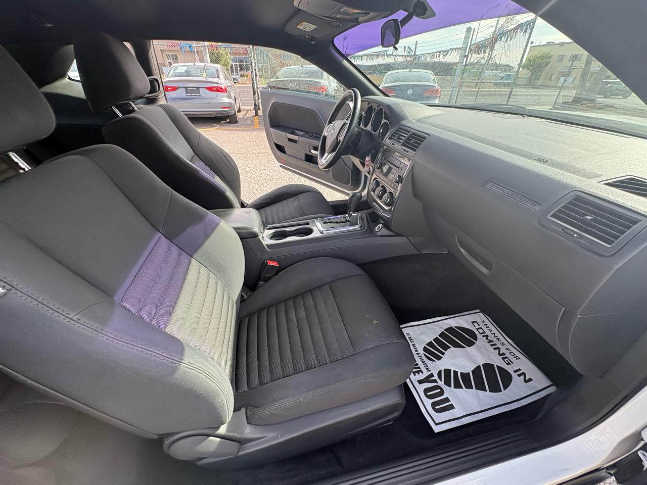 Dodge Challenger 2dr Cpe SXT 2013