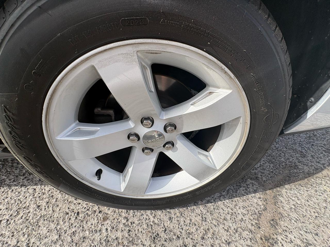 Dodge Challenger 2dr Cpe SXT 2013