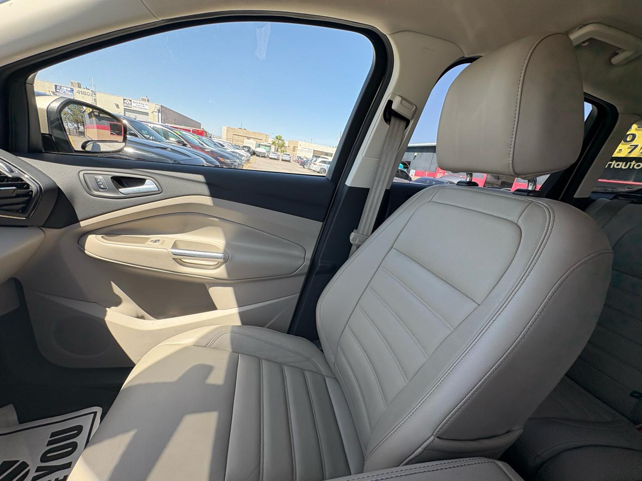 Ford Escape Titanium FWD 2017