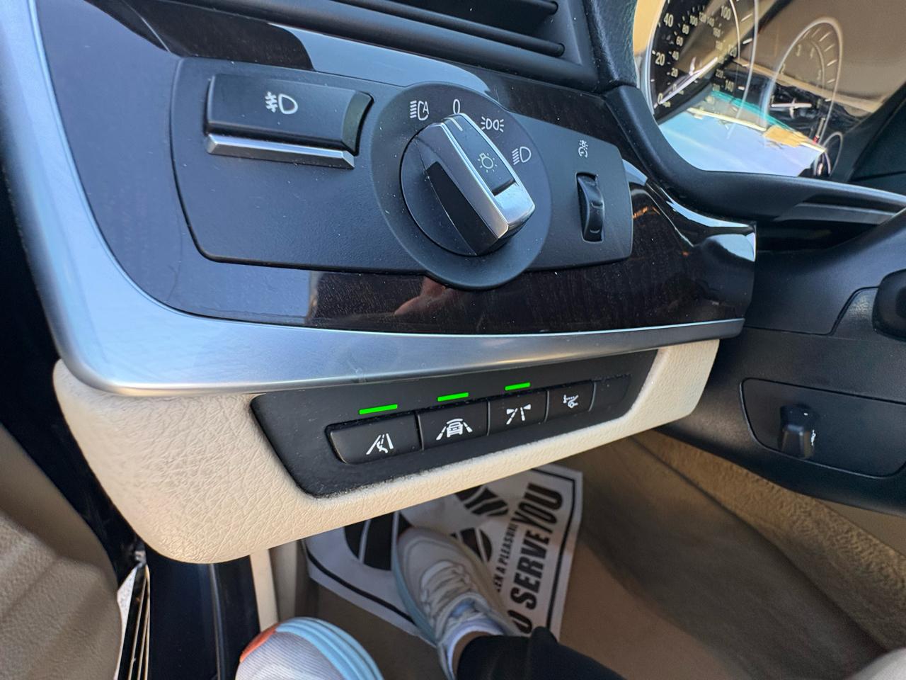 BMW 5 Series 4dr Sdn 535i RWD 2014