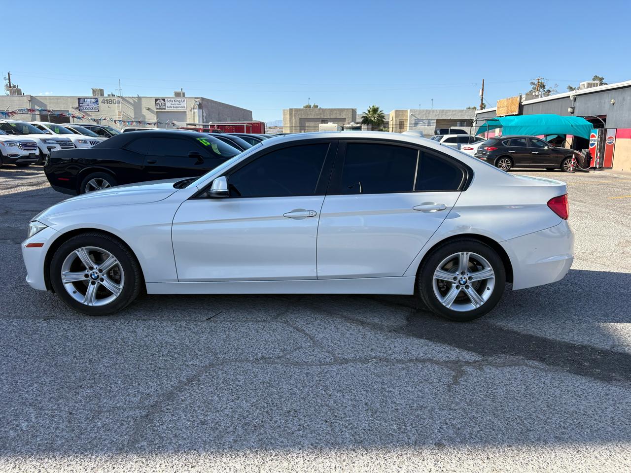 BMW 3 Series 4dr Sdn 328i RWD 2012