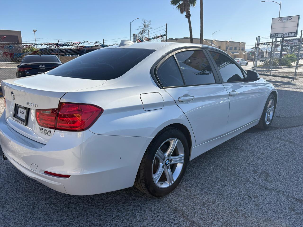 BMW 3 Series 4dr Sdn 328i RWD 2012