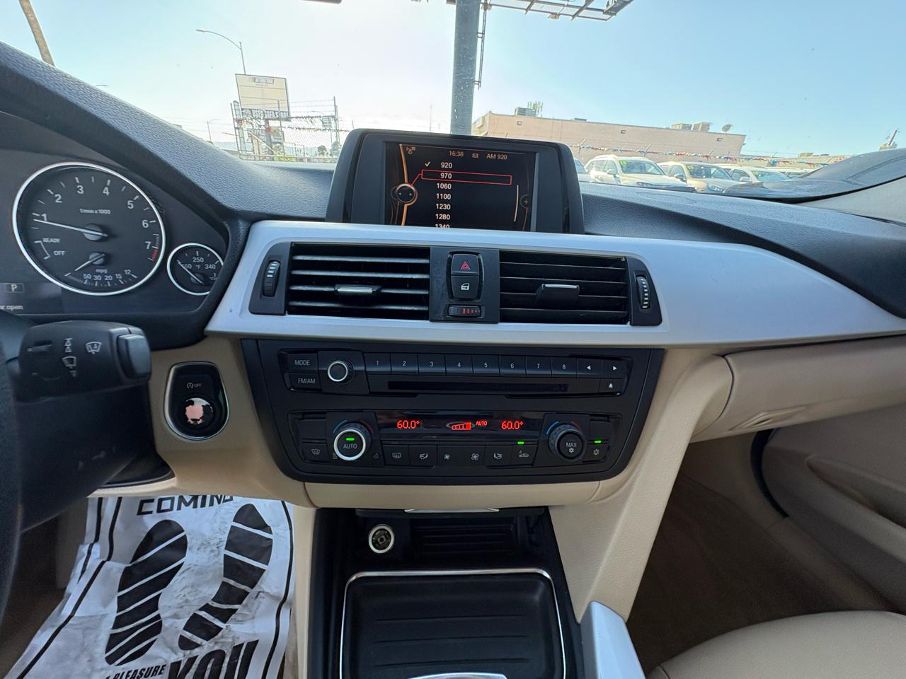 BMW 3 Series 4dr Sdn 328i RWD 2012