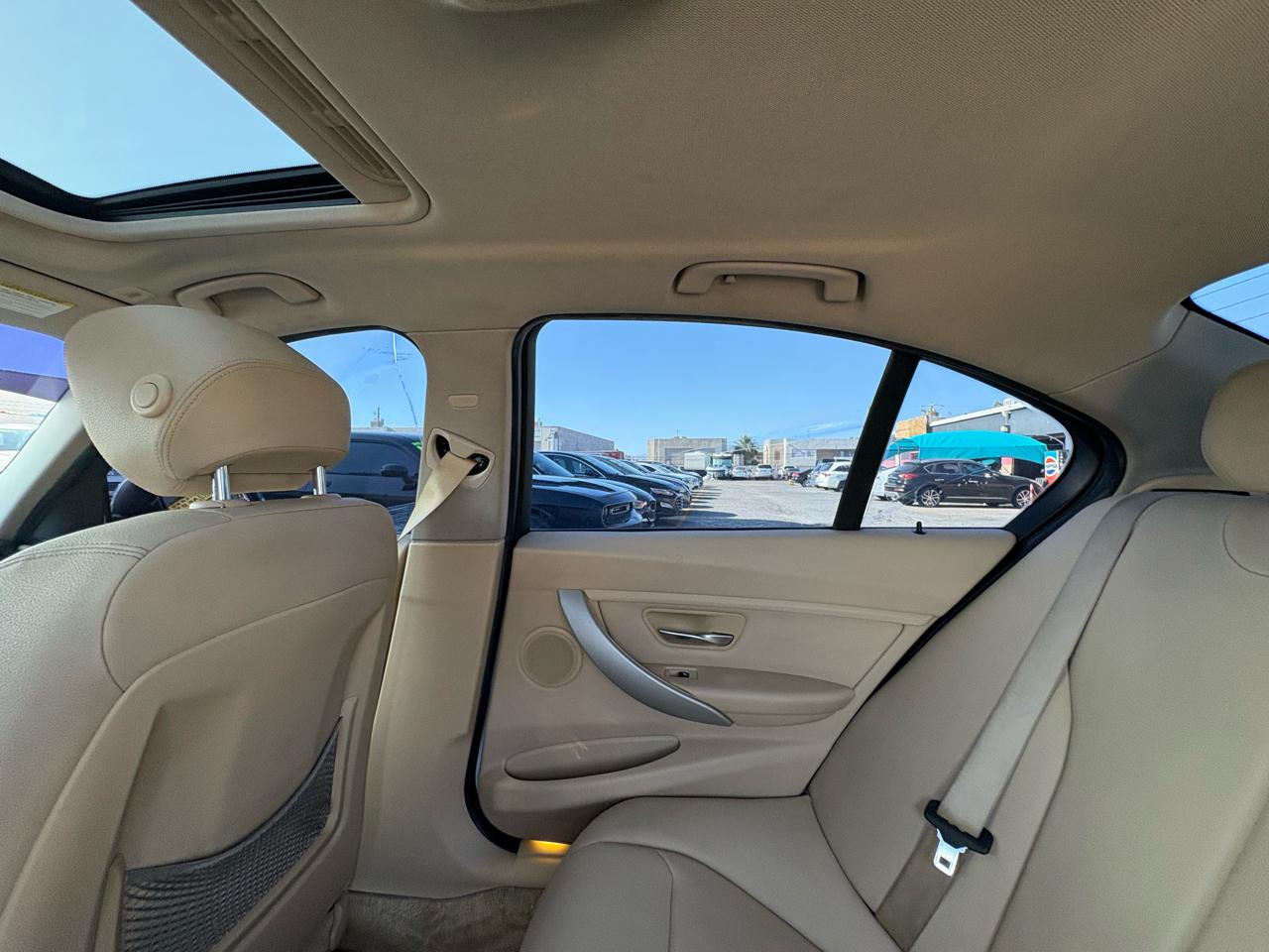 BMW 3 Series 4dr Sdn 328i RWD 2012