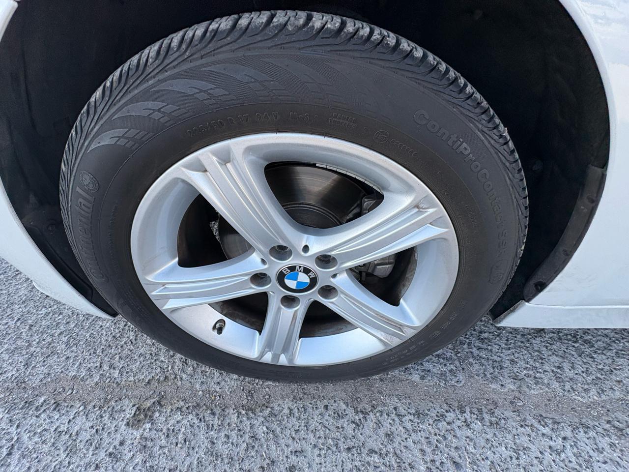 BMW 3 Series 4dr Sdn 328i RWD 2012