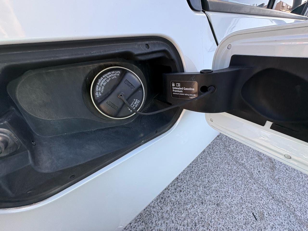 BMW 3 Series 4dr Sdn 328i RWD 2012