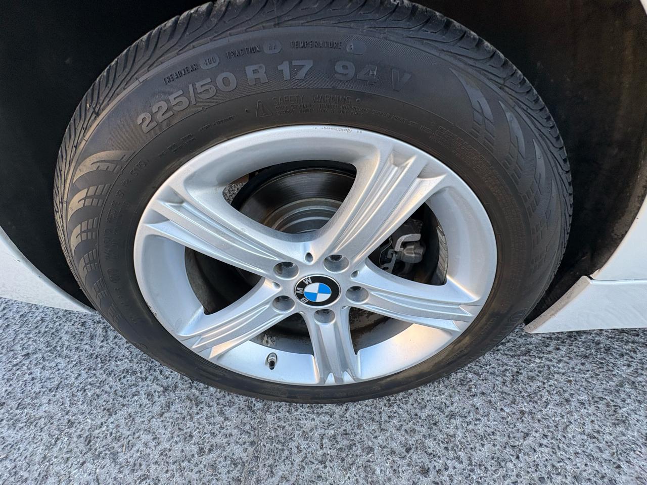 BMW 3 Series 4dr Sdn 328i RWD 2012