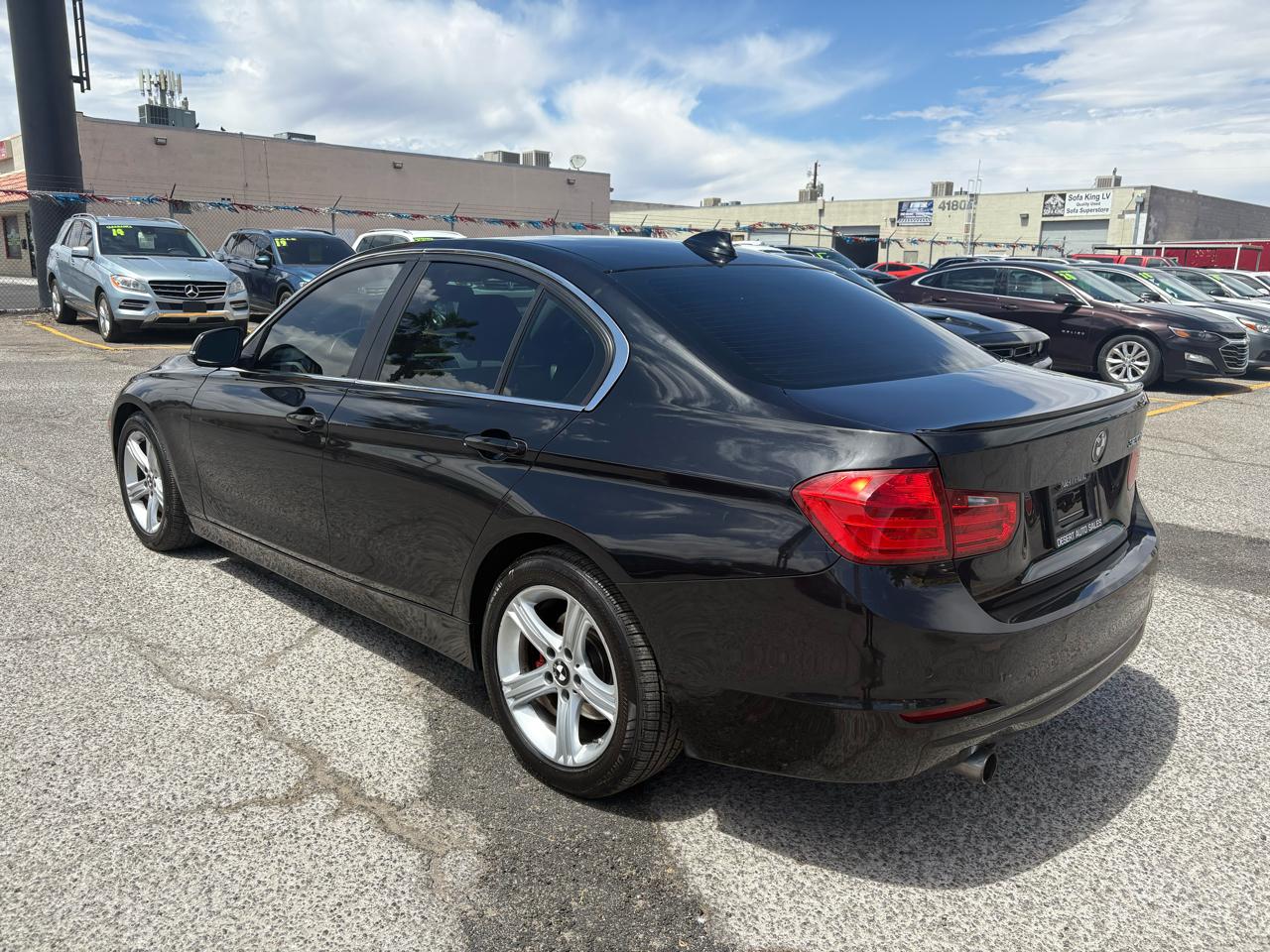 BMW 3 Series 4dr Sdn 320i RWD 2015