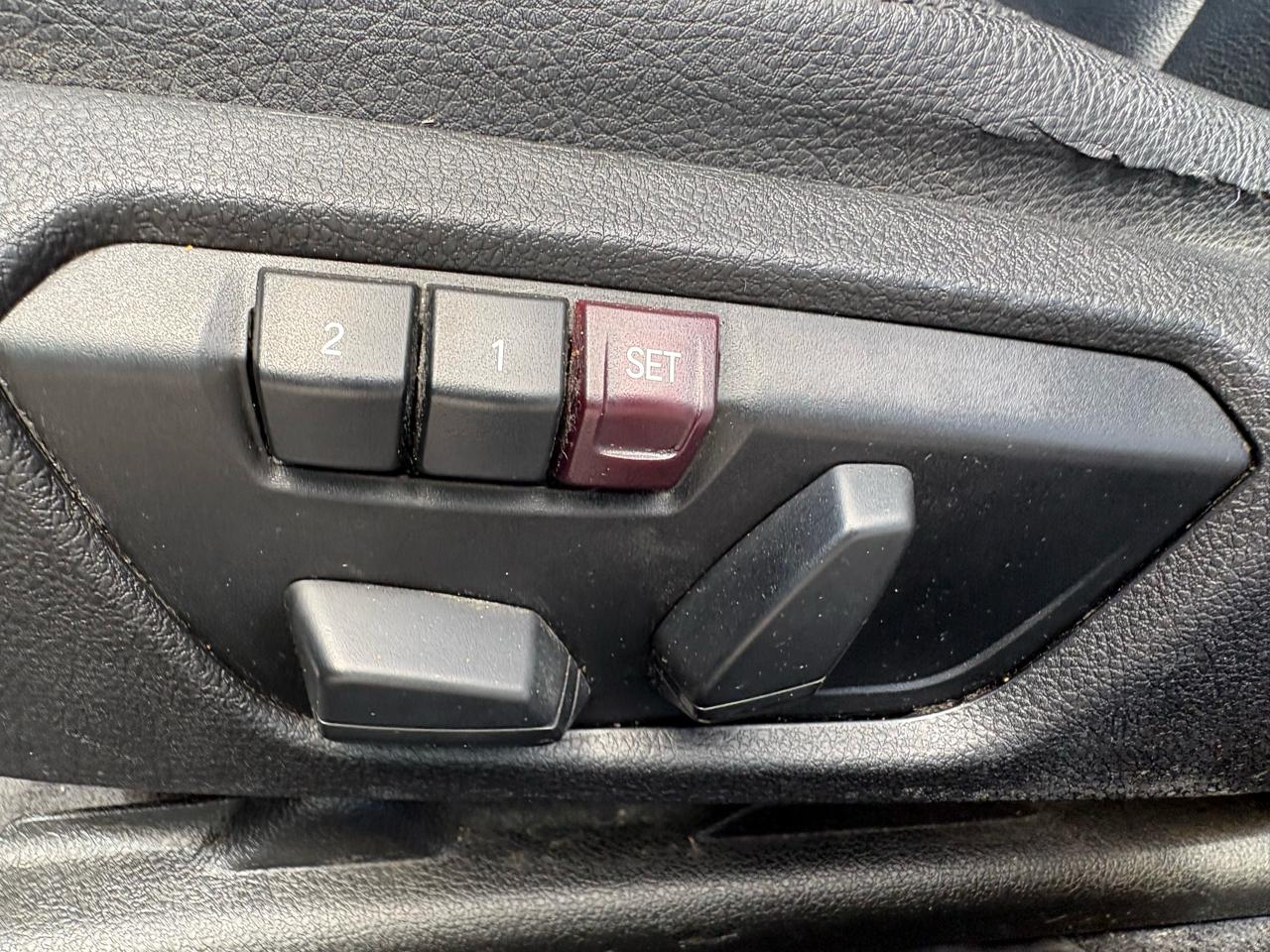 BMW 3 Series 4dr Sdn 320i RWD 2015