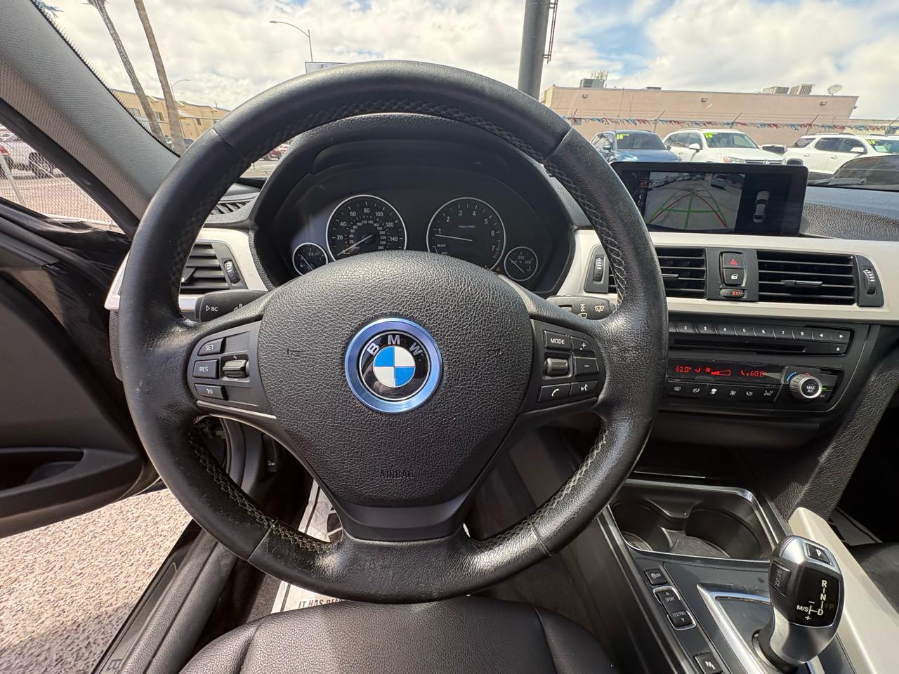 BMW 3 Series 4dr Sdn 320i RWD 2015