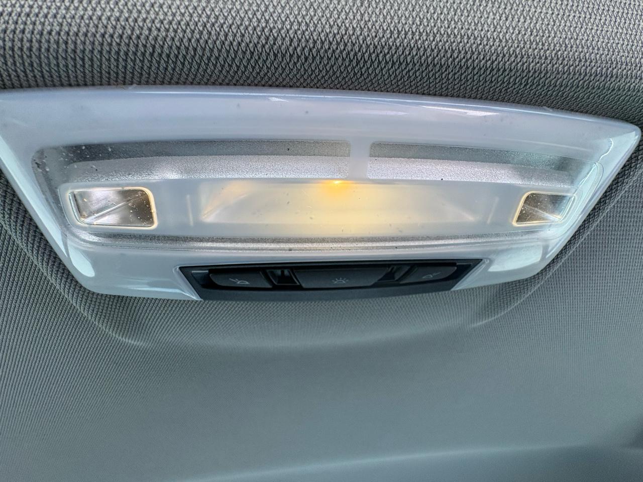 BMW 3 Series 4dr Sdn 320i RWD 2015