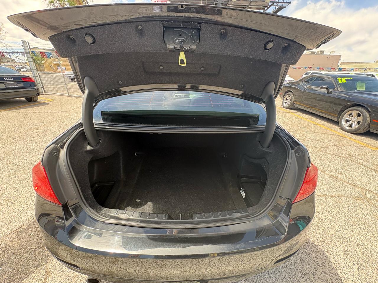 BMW 3 Series 4dr Sdn 320i RWD 2015