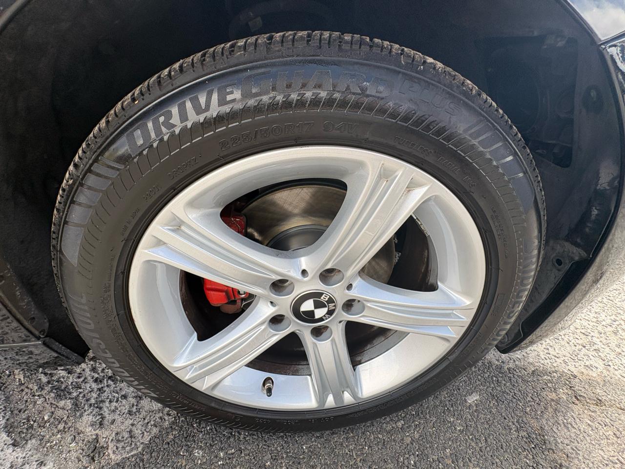 BMW 3 Series 4dr Sdn 320i RWD 2015