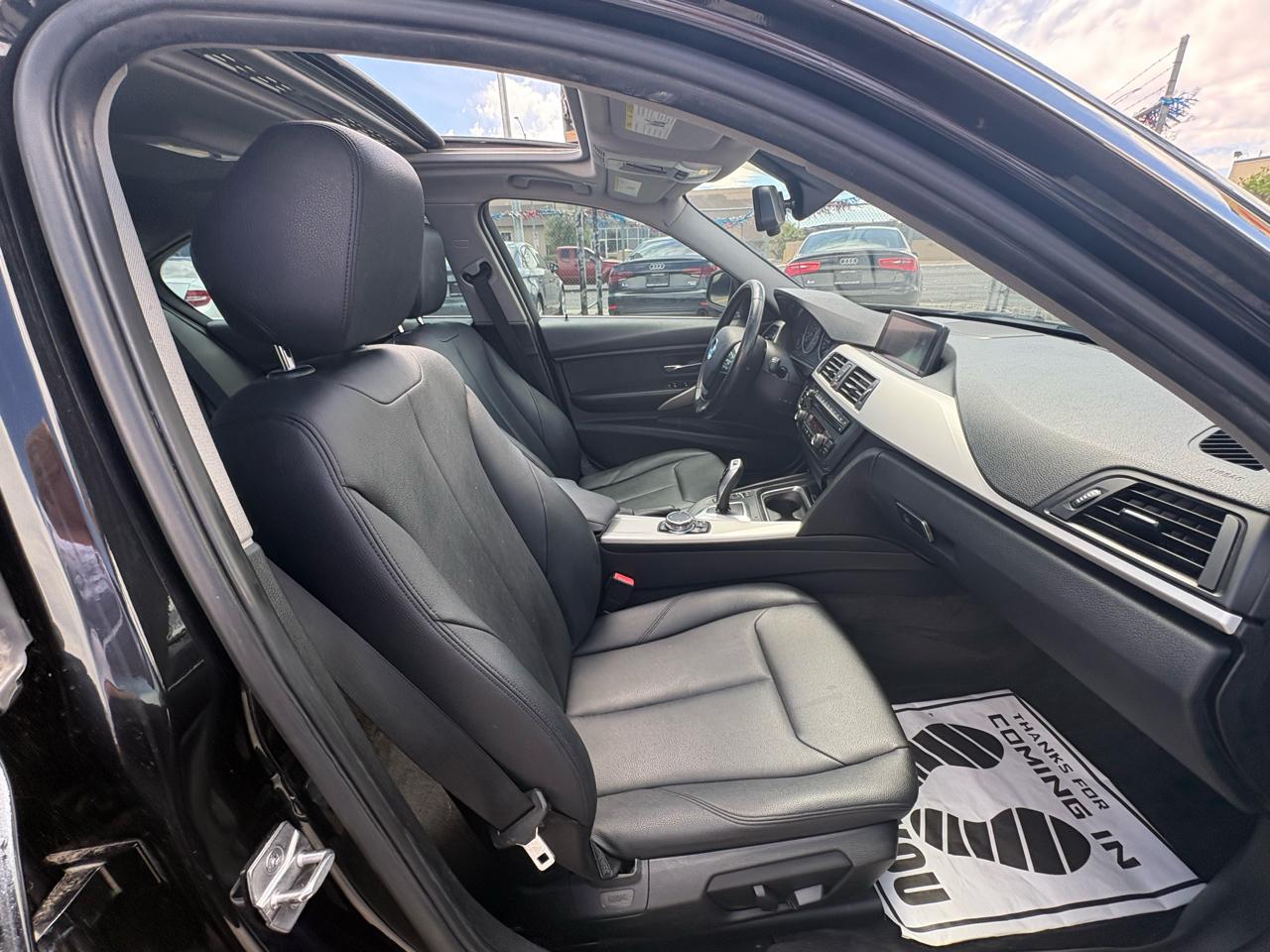 BMW 3 Series 4dr Sdn 320i RWD 2015