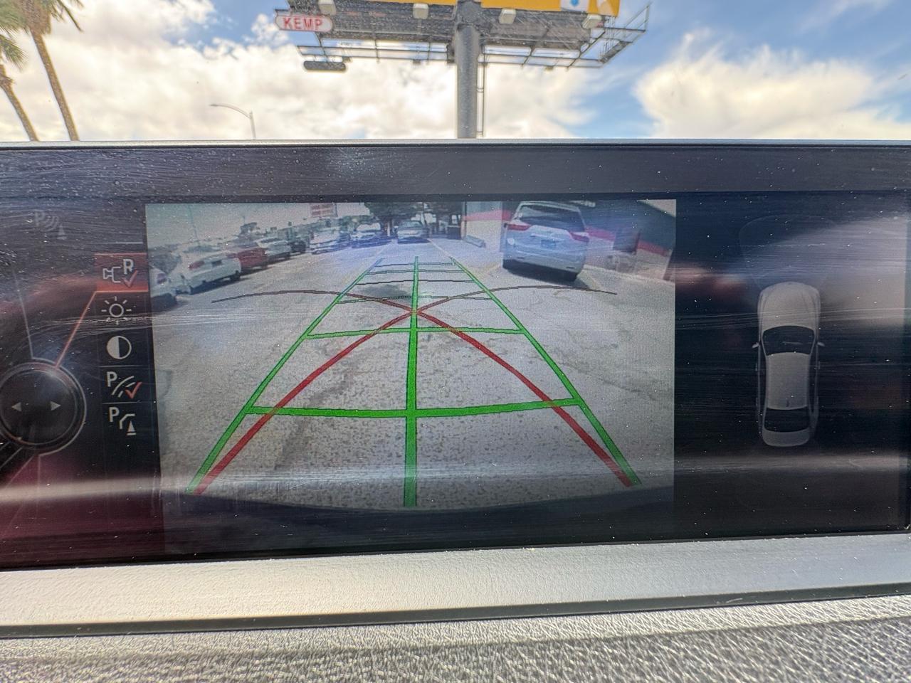 BMW 3 Series 4dr Sdn 320i RWD 2015