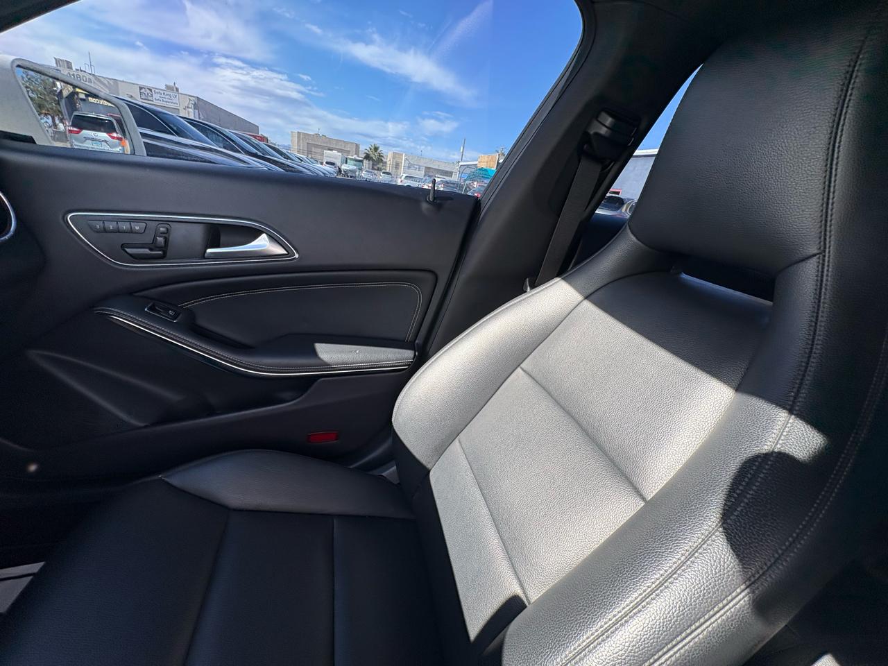 Mercedes-Benz CLA-Class 4dr Sdn CLA 250 4MATIC 2014