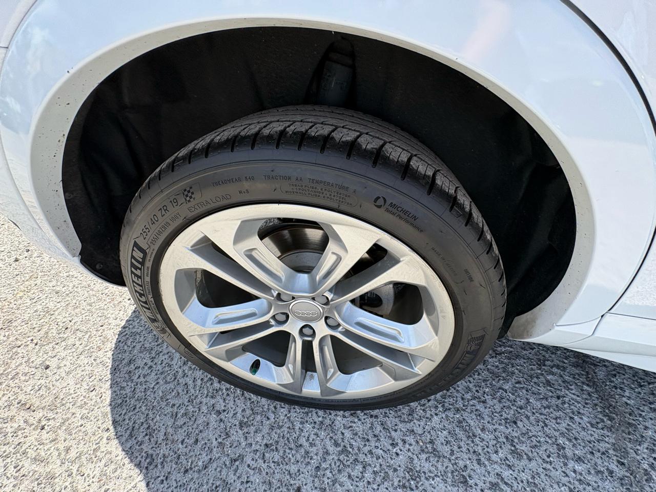 Audi Q3 quattro 4dr Prestige 2016