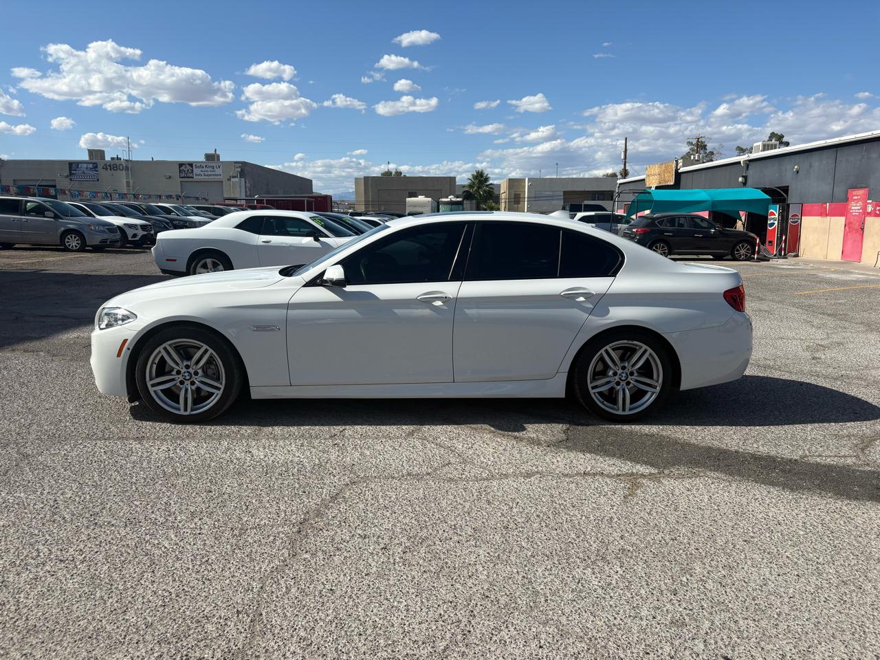 BMW 5 Series 4dr Sdn 550i RWD 2014