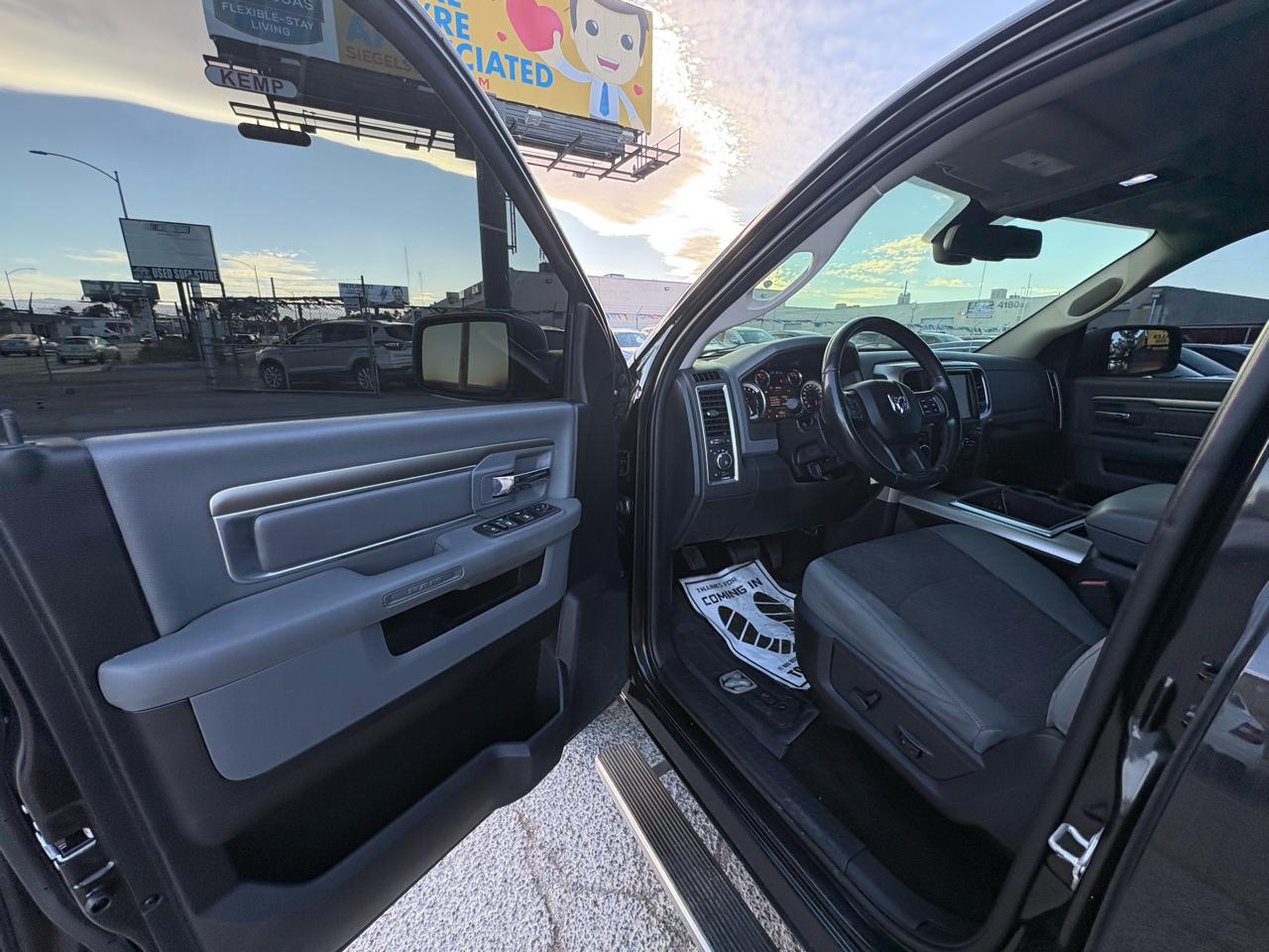 RAM 1500 2WD Crew Cab 140.5" Big Horn 2015