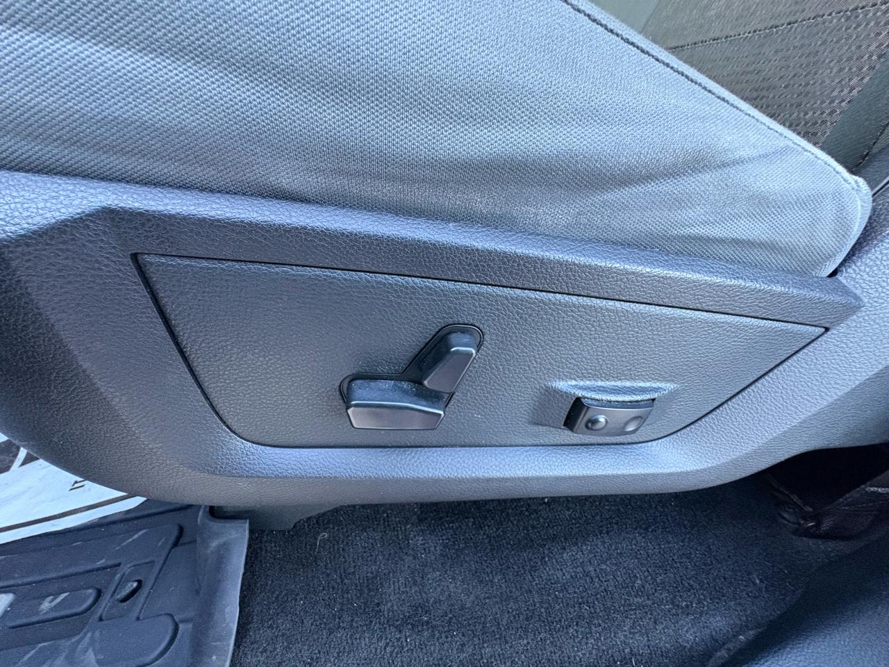 RAM 1500 2WD Crew Cab 140.5" Big Horn 2015