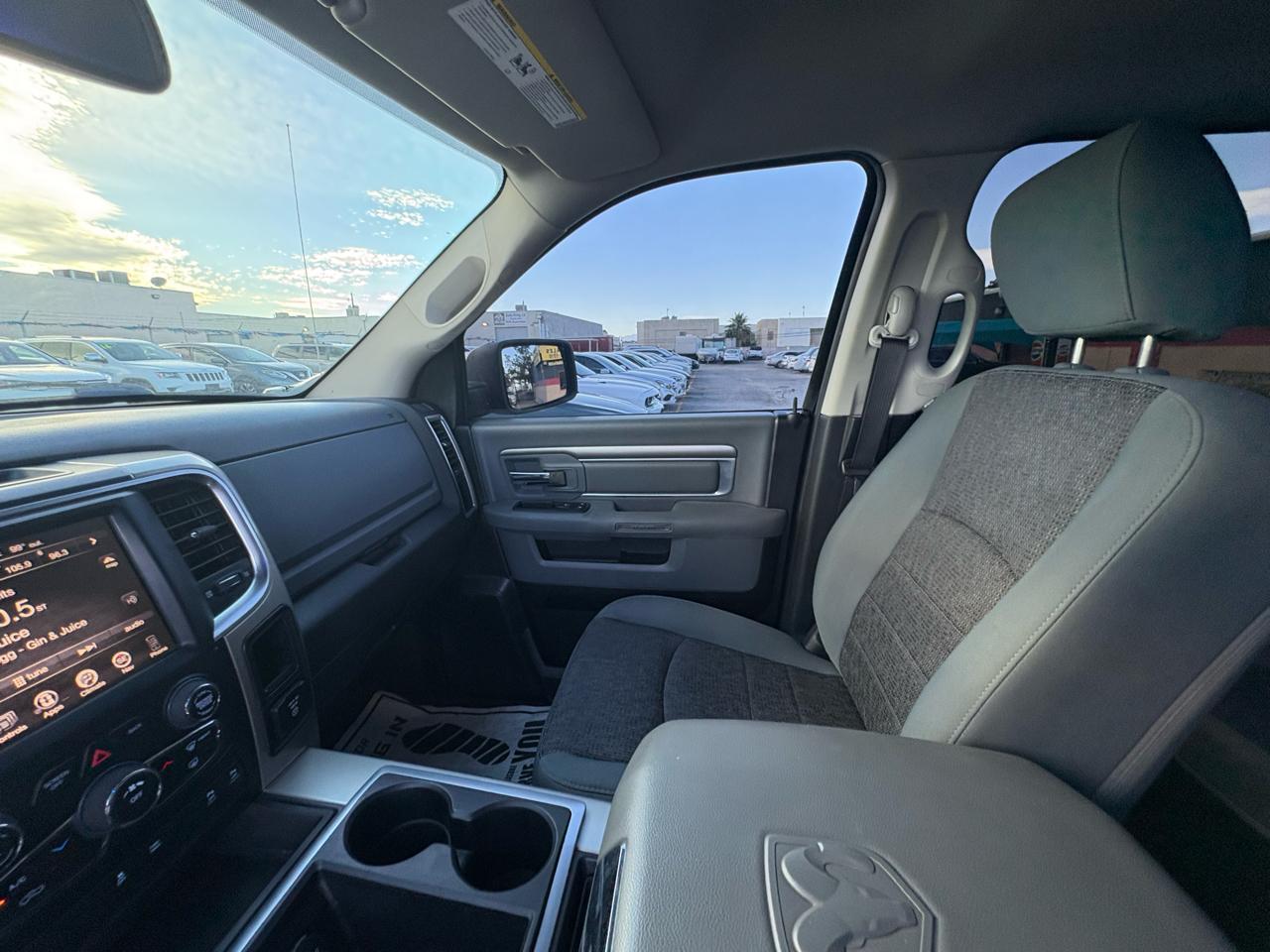 RAM 1500 2WD Crew Cab 140.5" Big Horn 2015