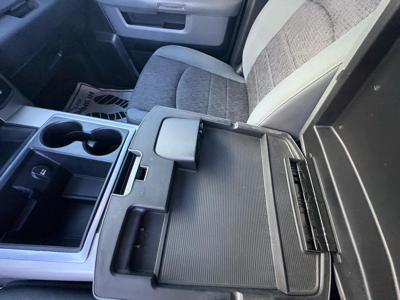 RAM 1500 2WD Crew Cab 140.5" Big Horn 2015