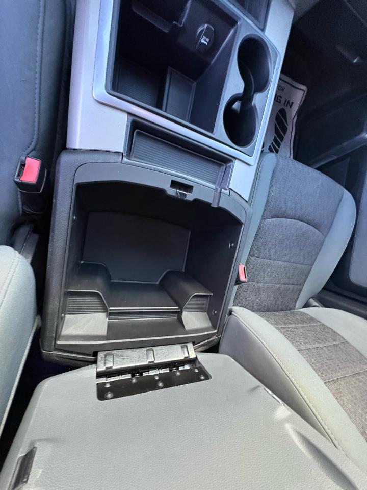 RAM 1500 2WD Crew Cab 140.5" Big Horn 2015