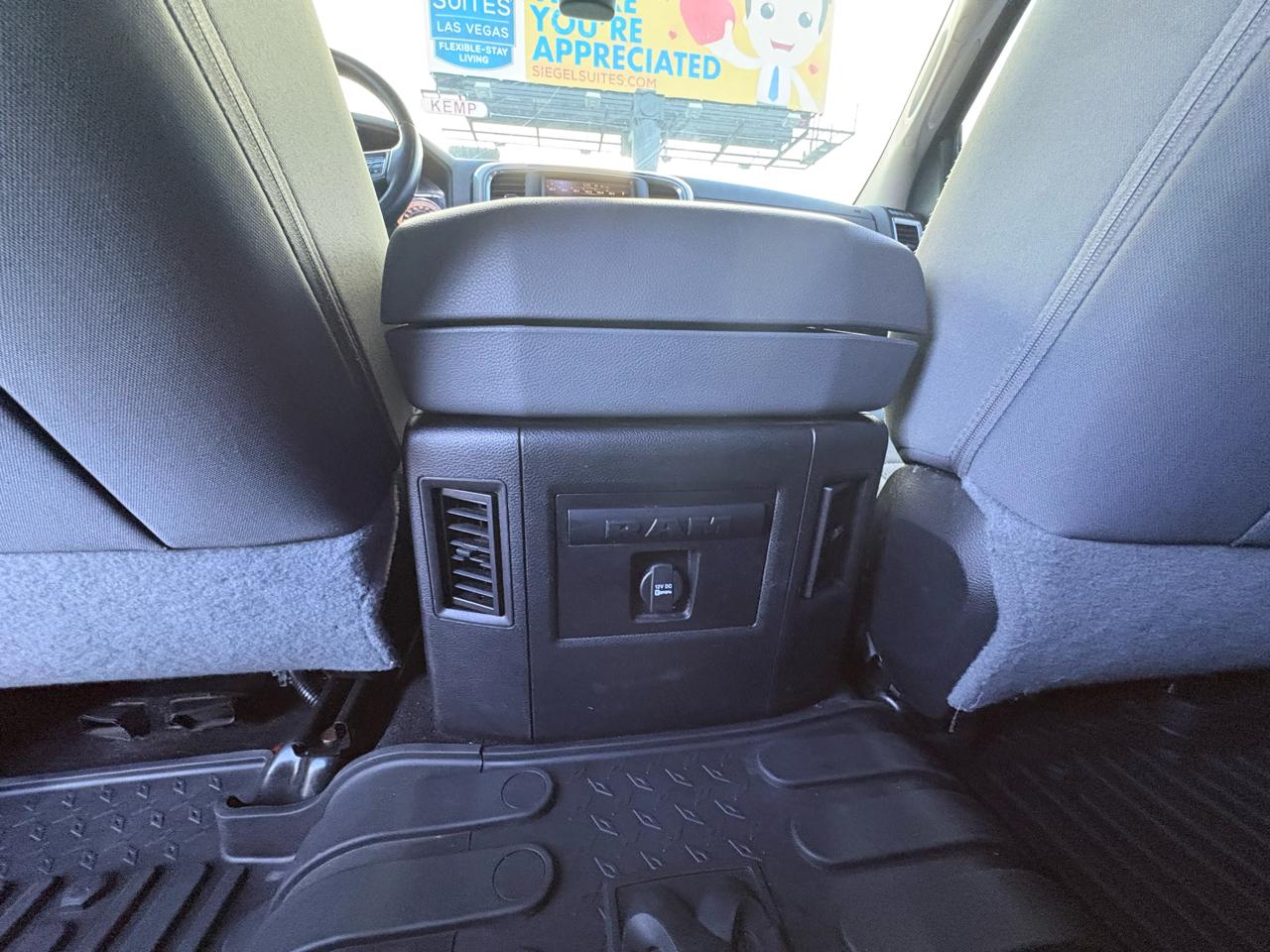 RAM 1500 2WD Crew Cab 140.5" Big Horn 2015