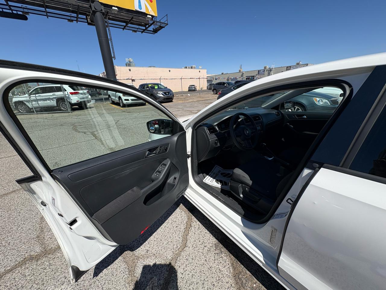 Volkswagen Jetta Sedan 4dr Auto 2011