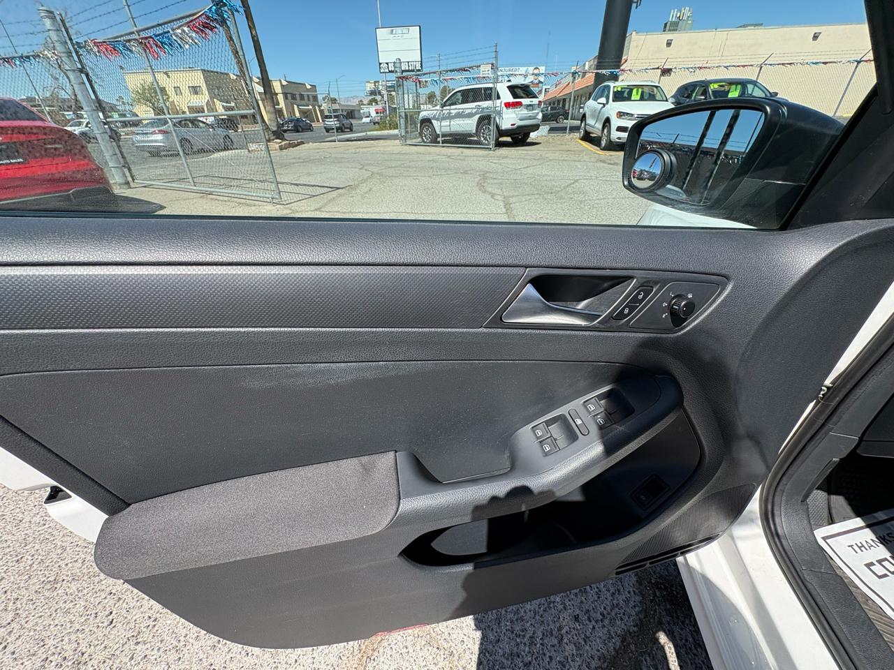 Volkswagen Jetta Sedan 4dr Auto 2011