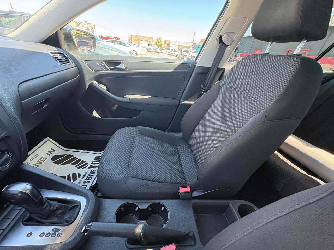 Volkswagen Jetta Sedan 4dr Auto 2011