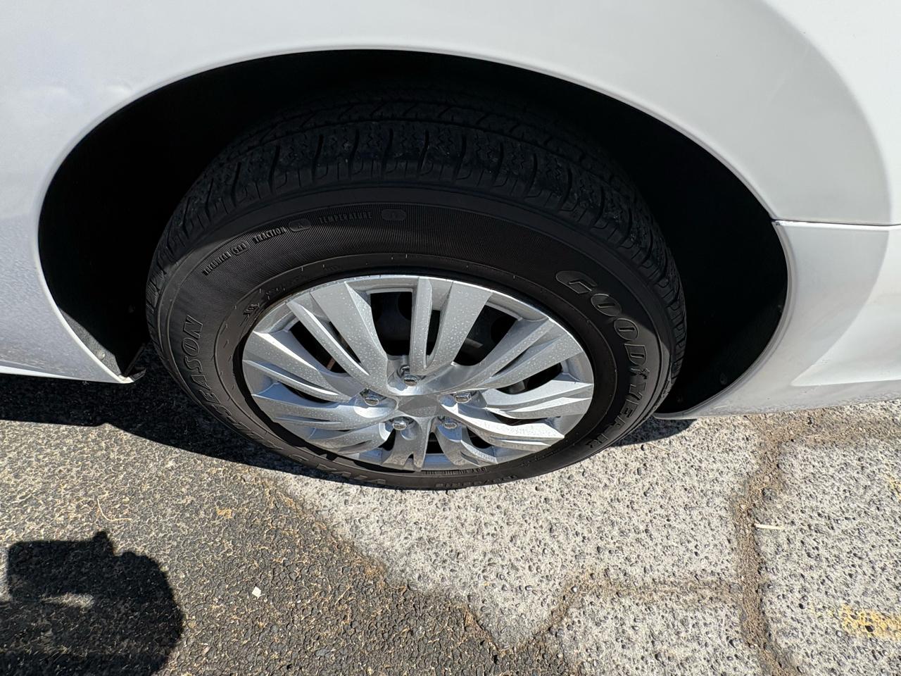 Volkswagen Jetta Sedan 4dr Auto 2011