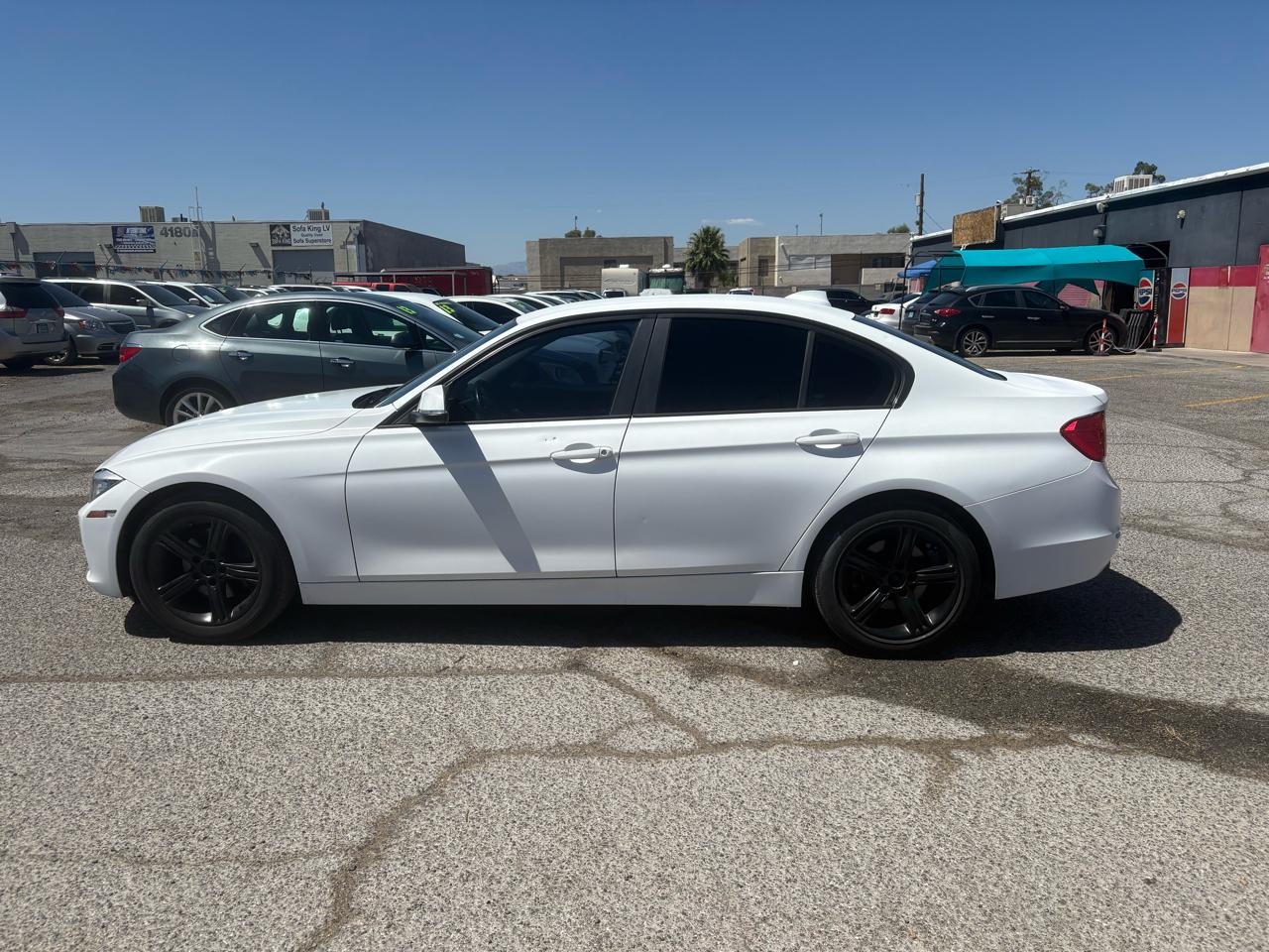 BMW 3 Series 4dr Sdn 320i RWD 2014
