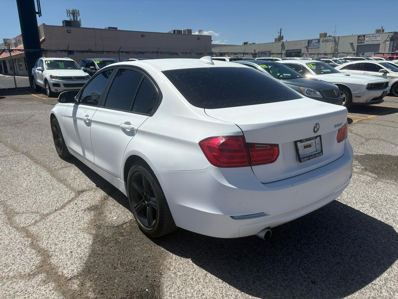 BMW 3 Series 4dr Sdn 320i RWD 2014