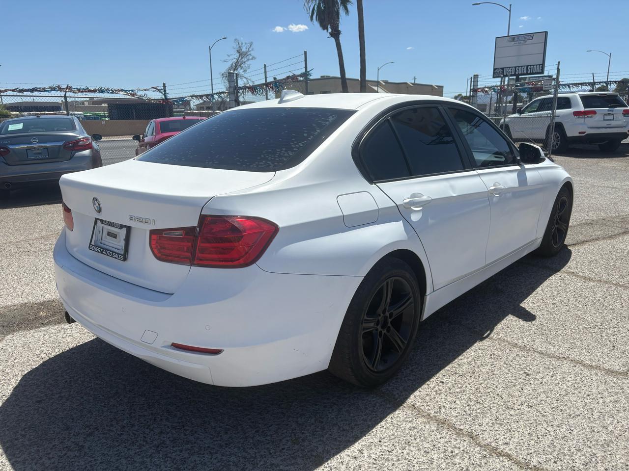 BMW 3 Series 4dr Sdn 320i RWD 2014