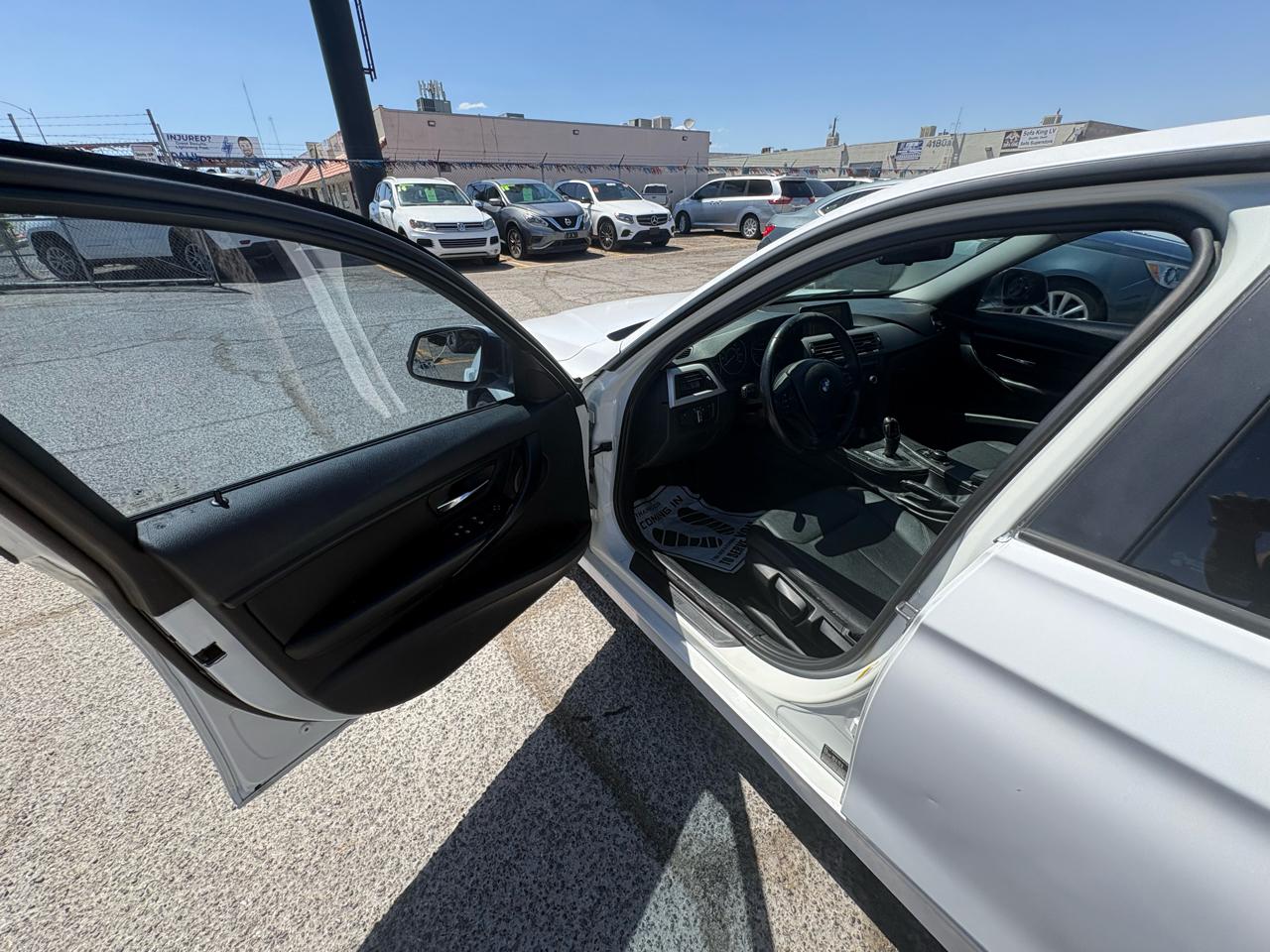 BMW 3 Series 4dr Sdn 320i RWD 2014