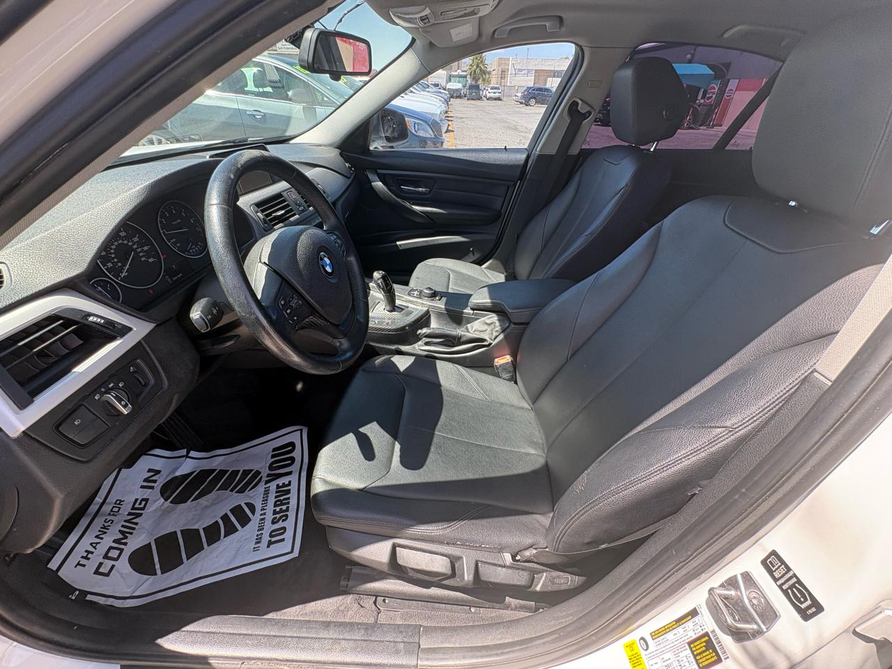 BMW 3 Series 4dr Sdn 320i RWD 2014