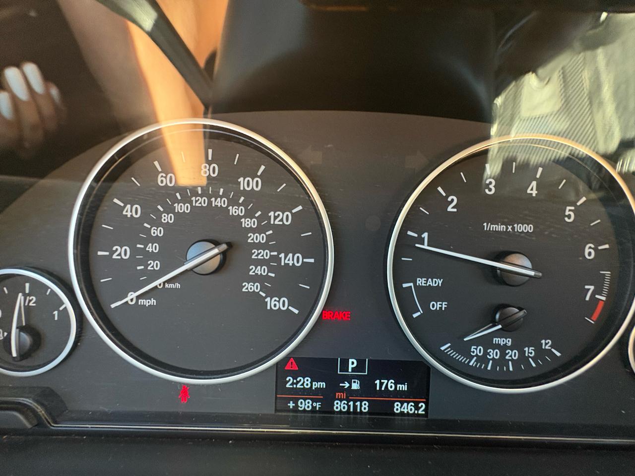 BMW 3 Series 4dr Sdn 320i RWD 2014