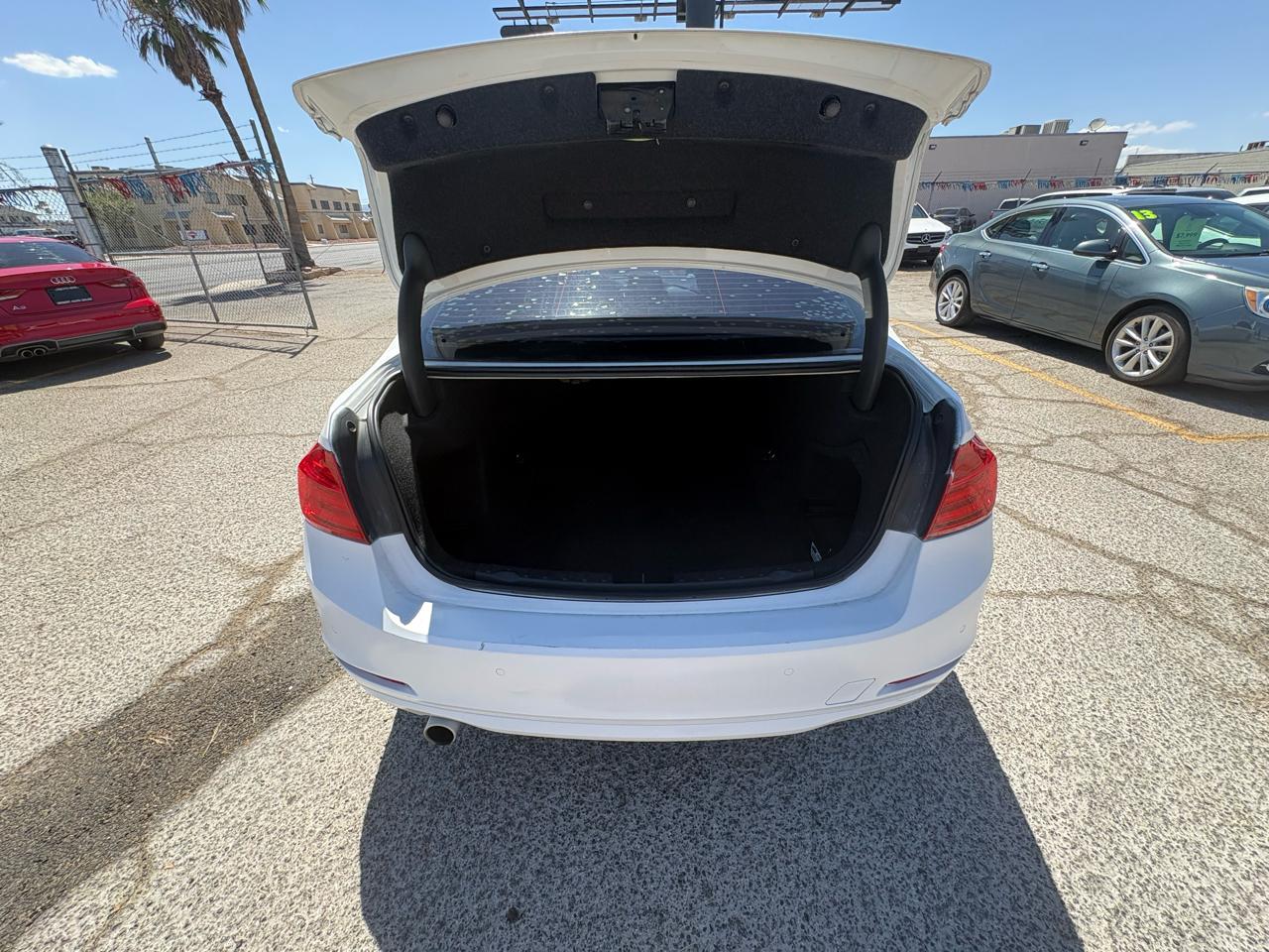 BMW 3 Series 4dr Sdn 320i RWD 2014