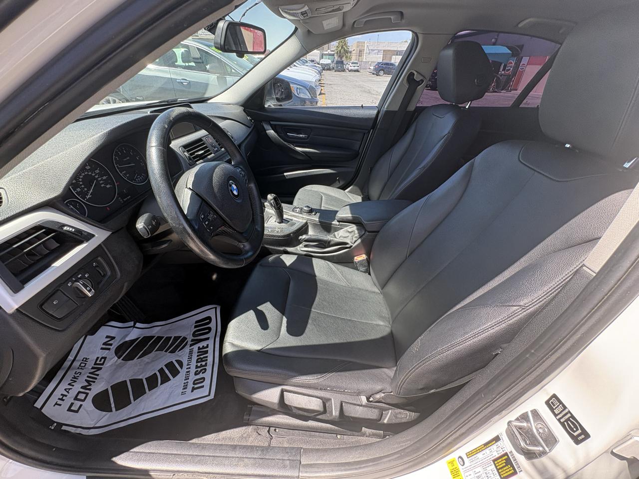 BMW 3 Series 4dr Sdn 320i RWD 2014