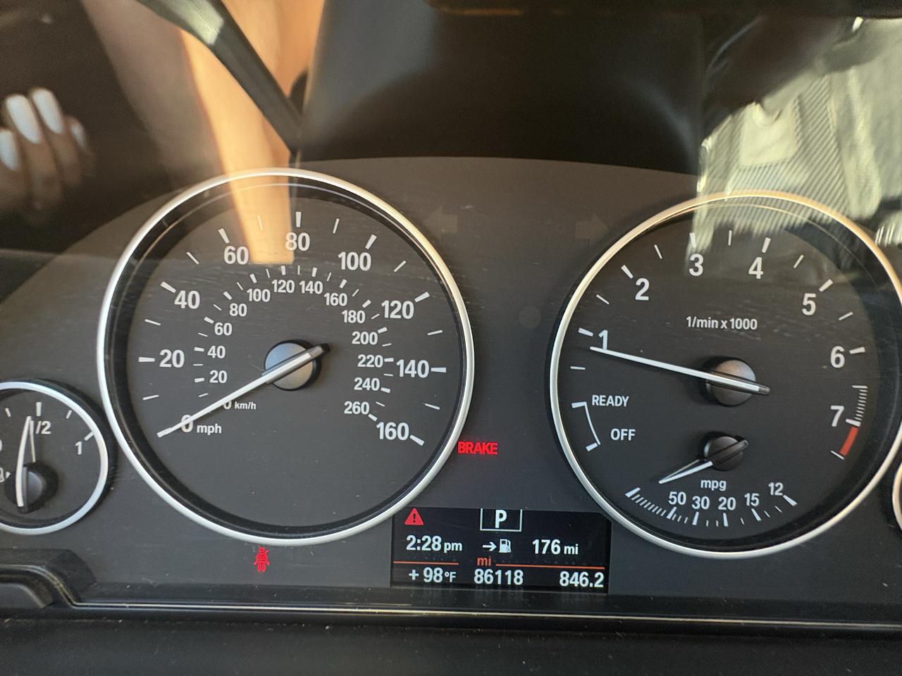 BMW 3 Series 4dr Sdn 320i RWD 2014