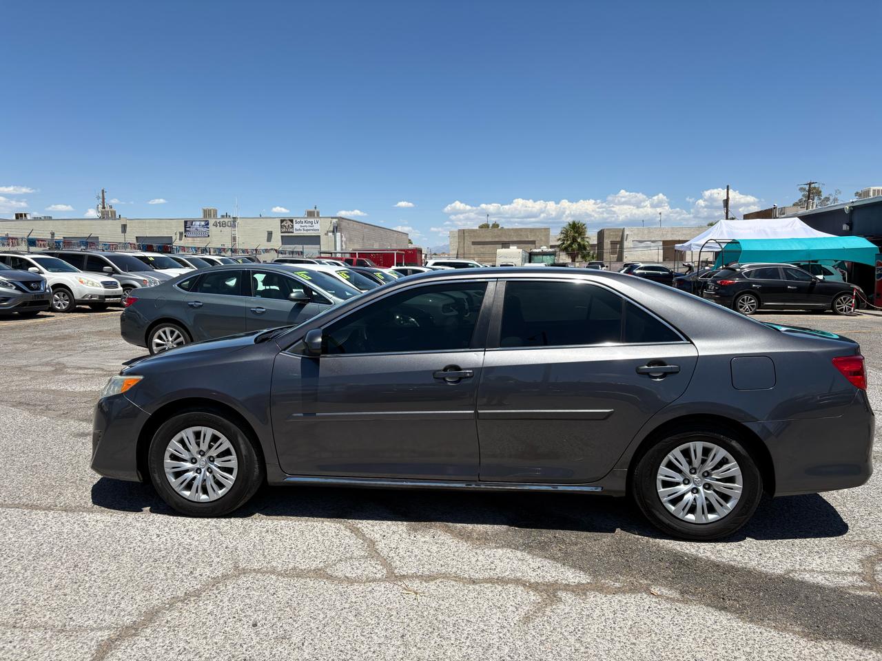 Toyota Camry 4dr Sdn I4 Auto XLE (Natl) 2013