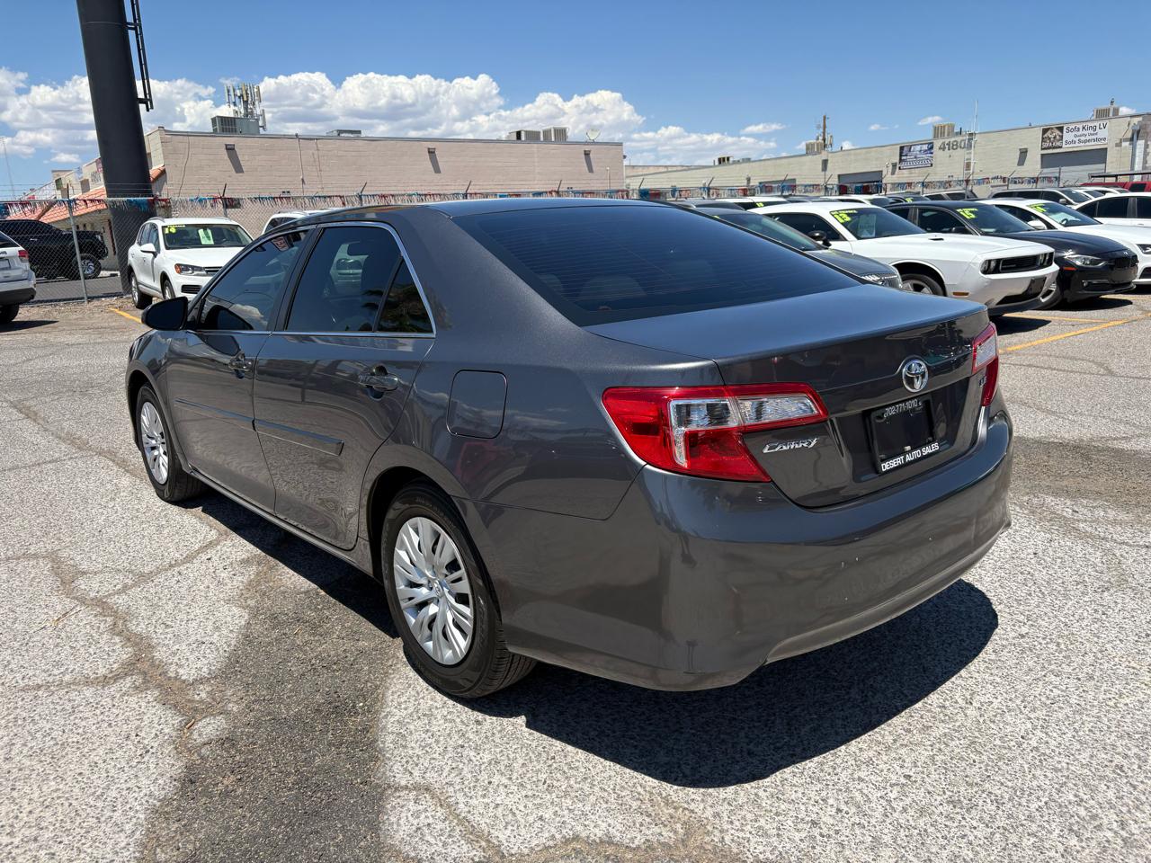 Toyota Camry 4dr Sdn I4 Auto XLE (Natl) 2013