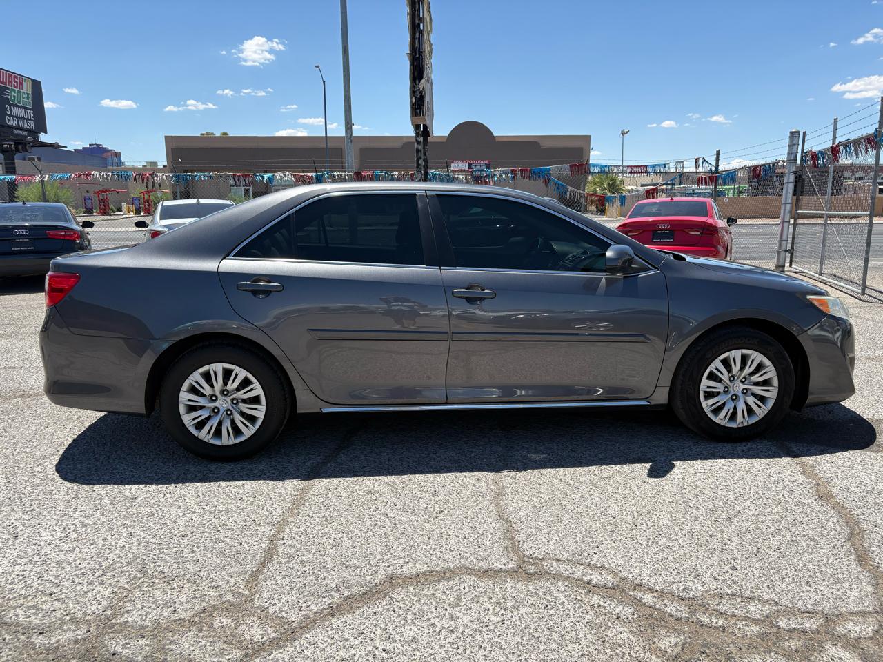 Toyota Camry 4dr Sdn I4 Auto XLE (Natl) 2013