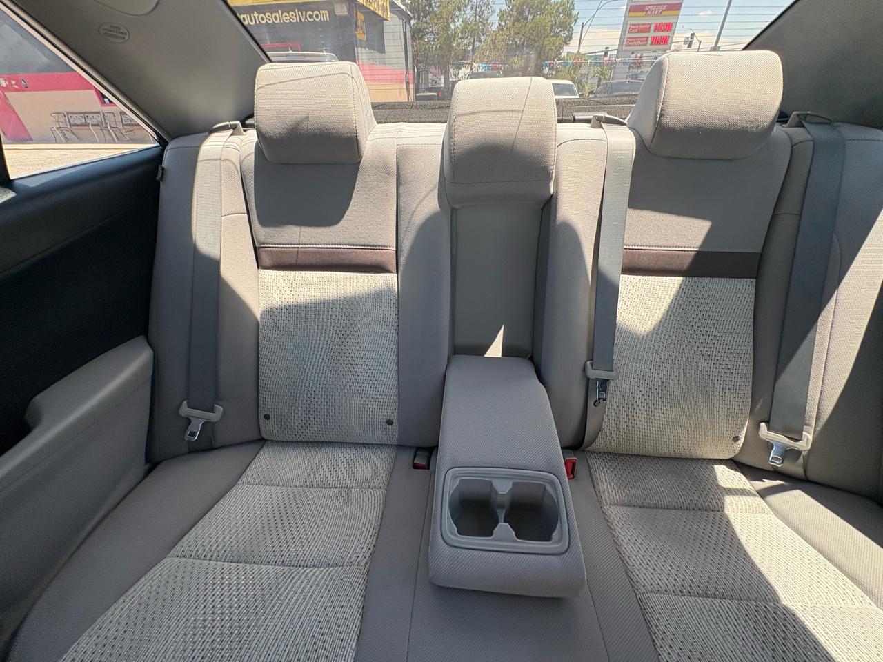 Toyota Camry 4dr Sdn I4 Auto XLE (Natl) 2013