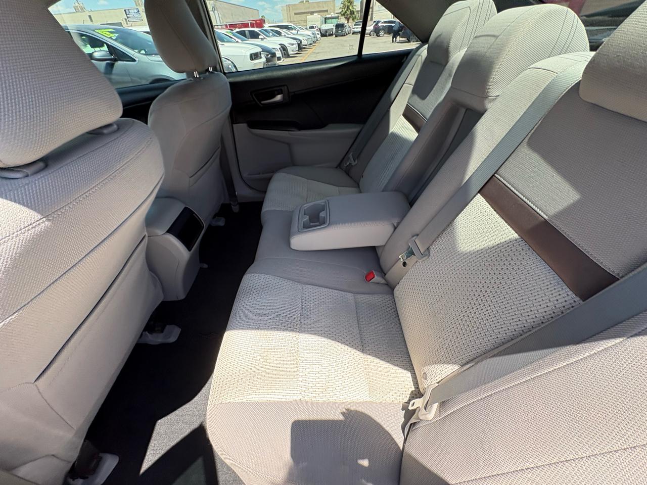 Toyota Camry 4dr Sdn I4 Auto XLE (Natl) 2013
