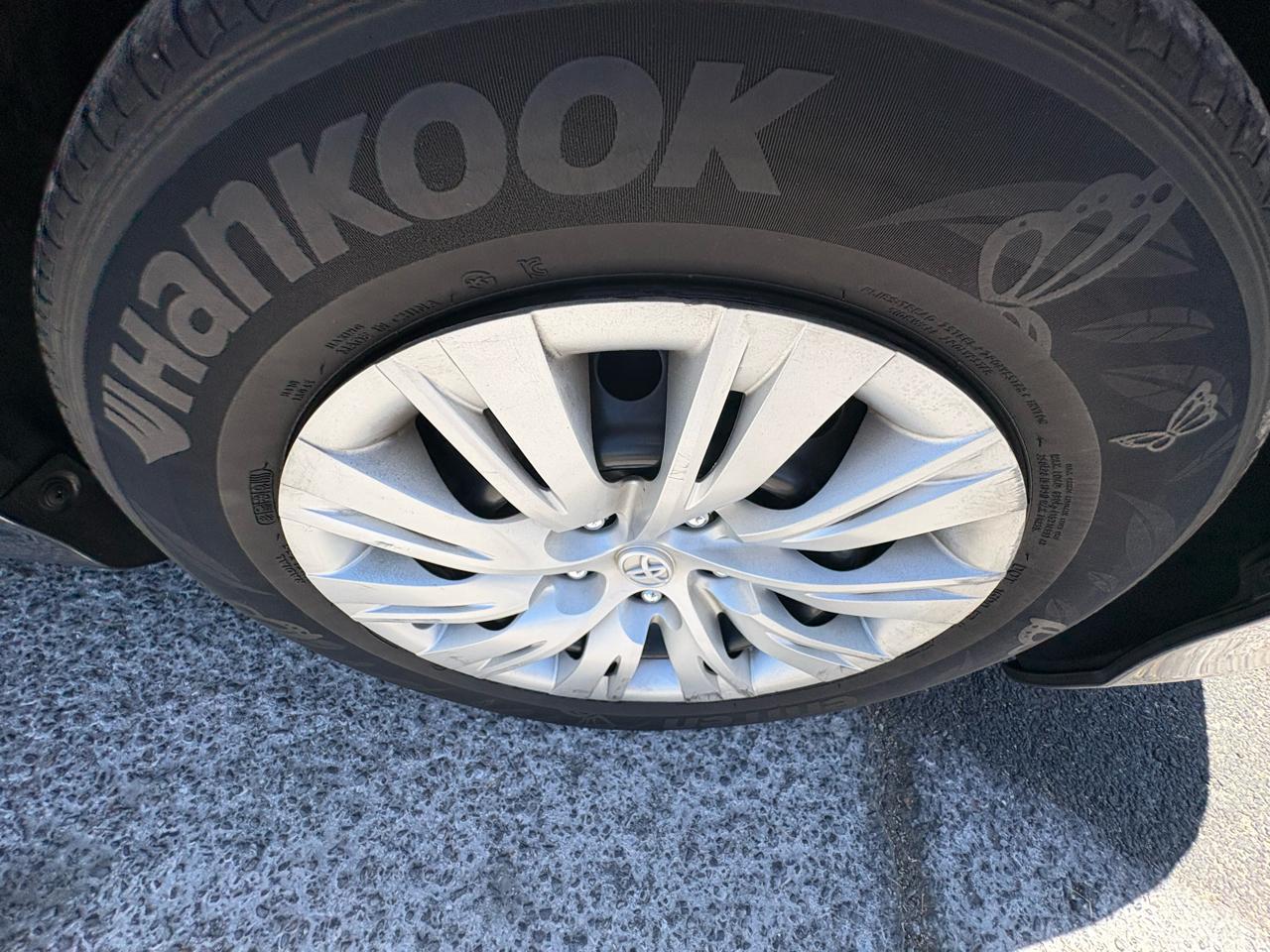 Toyota Camry 4dr Sdn I4 Auto XLE (Natl) 2013