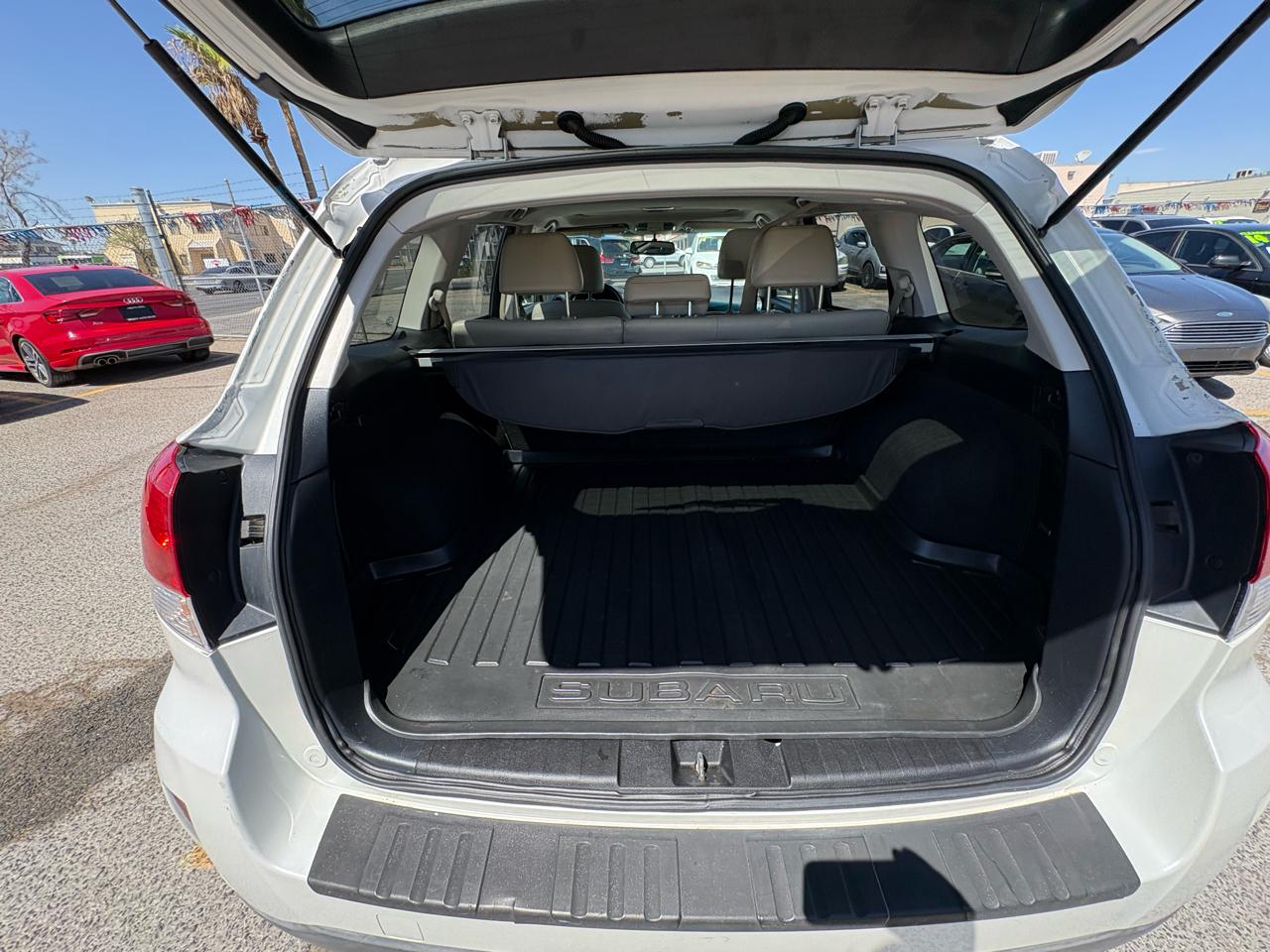 Subaru Outback 4dr Wgn H4 Auto 2.5i Limited Pwr Moon 2011