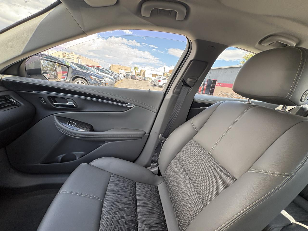 Chevrolet Impala 4dr Sdn LS w/1FL 2018