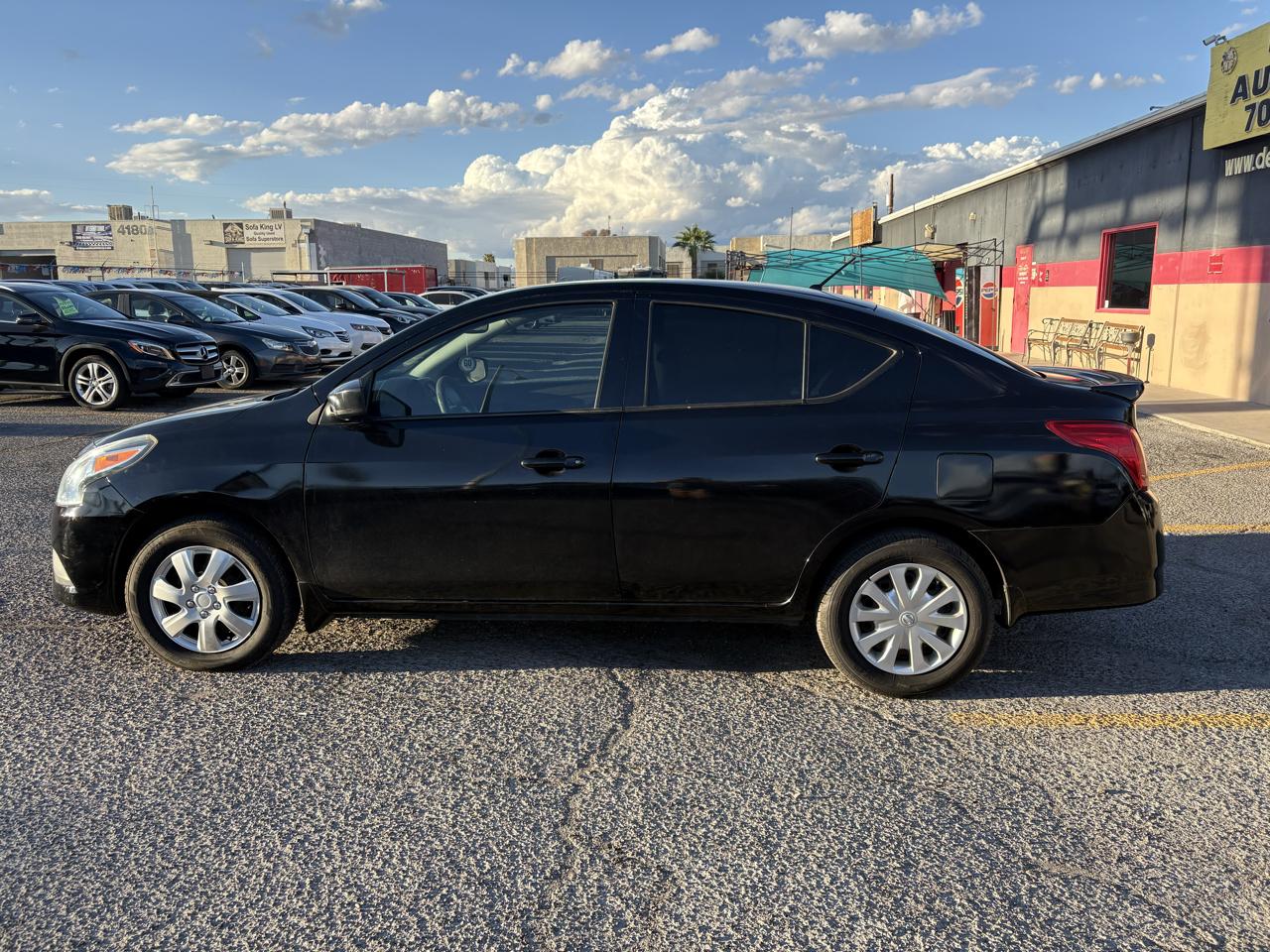 Nissan Versa 4dr Sdn CVT 1.6 S Plus 2016
